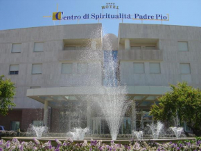 Гостиница Hotel Centro Di Spiritualità Padre Pio  Сан Джиованни Ротондо